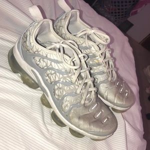 vapor max plus